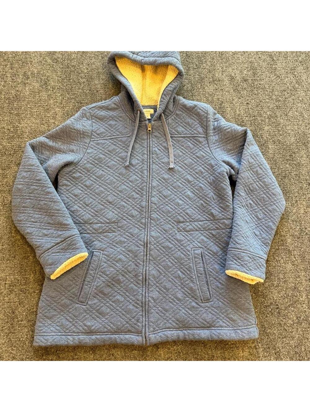 L.L Bean drawstring waist hooded quilted jacket with Sherpa lining large -READ